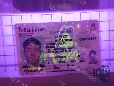 Hologram detail of IDGod Maine Polycarbonate - Official State Material Fake ID Fake ID
